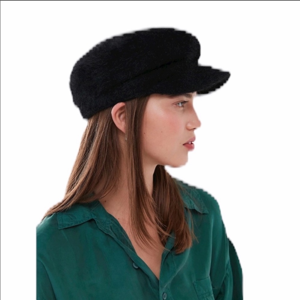 URBAN OUTFITTERS HAT